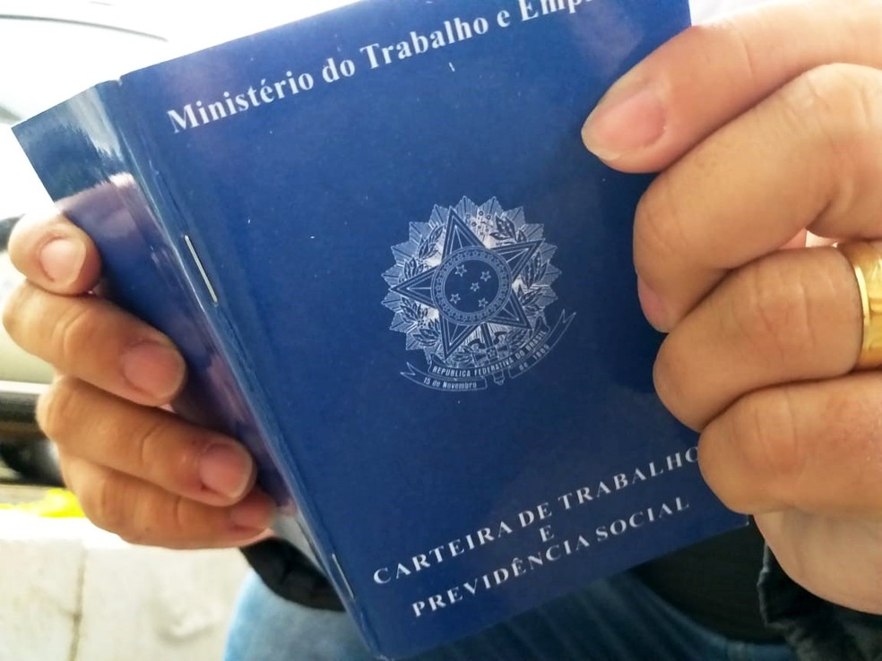 Flexibilização de contratos retém empregos, mas amplia perda de massa salarial na RMC